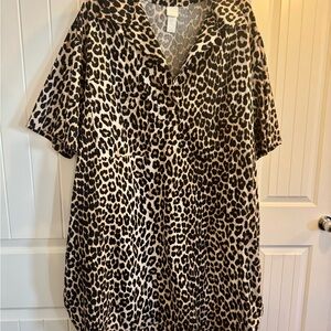 H&M Gray and Cream Animal Print Shirt